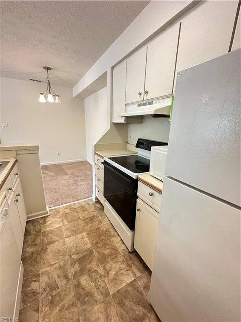 Condo for rent at 39 Cape Dorey Dr, Hampton, VA 23666
