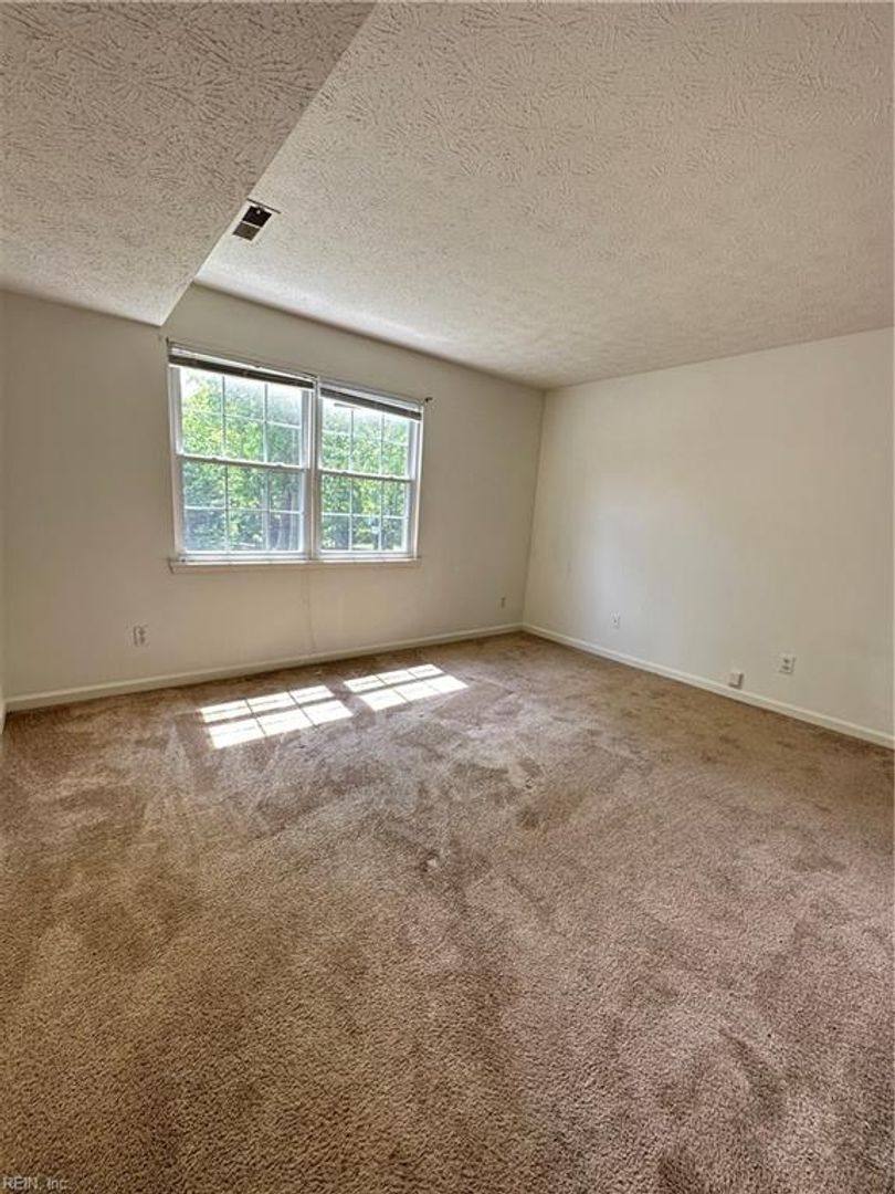 Condo for rent at 39 Cape Dorey Dr, Hampton, VA 23666
