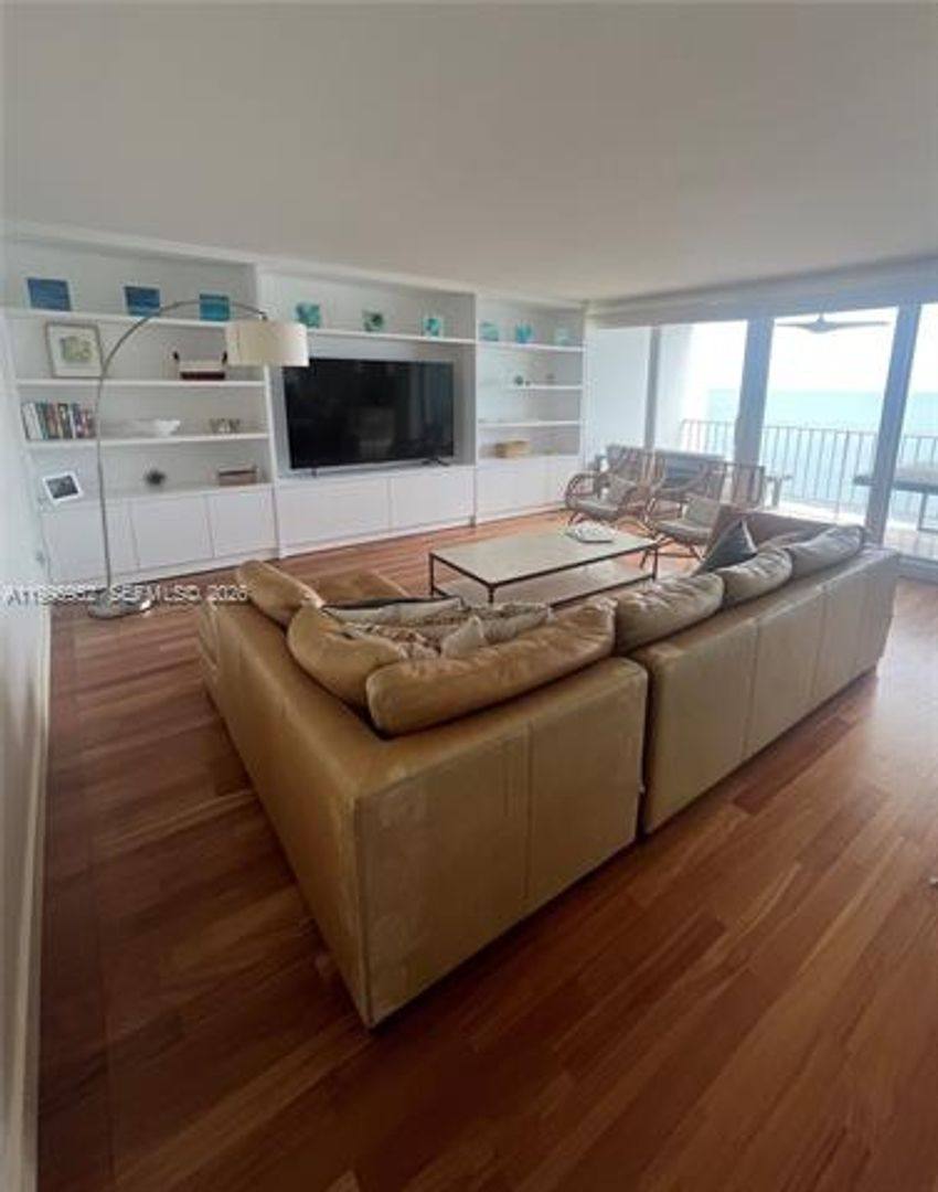 Apartment for rent at 881 Ocean Dr, Key Biscayne, FL 33149