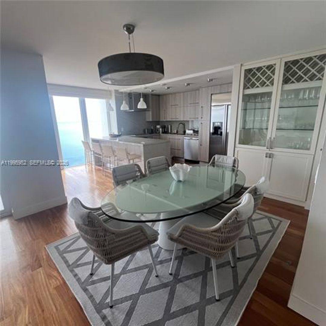 Apartment for rent at 881 Ocean Dr, Key Biscayne, FL 33149