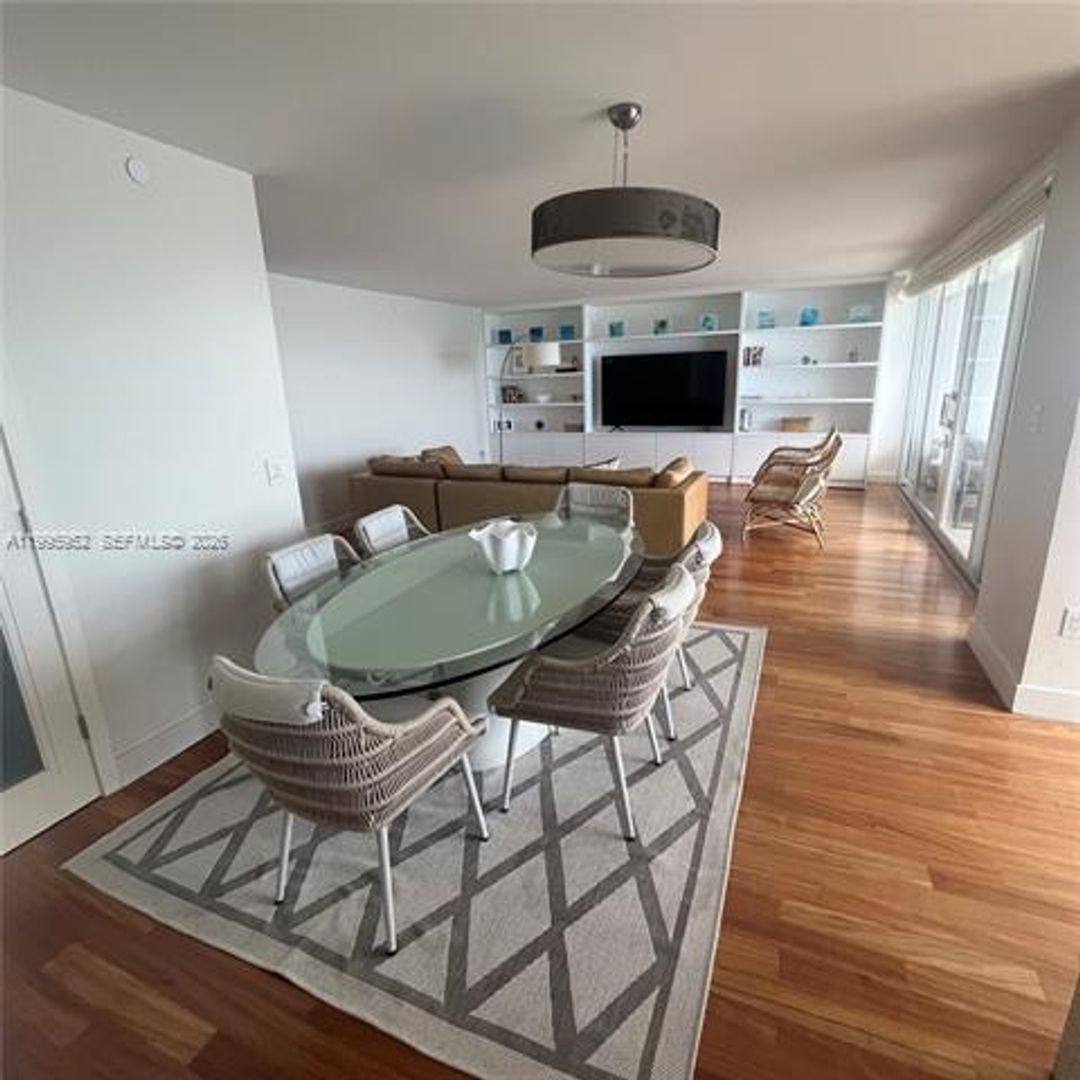 Apartment for rent at 881 Ocean Dr, Key Biscayne, FL 33149