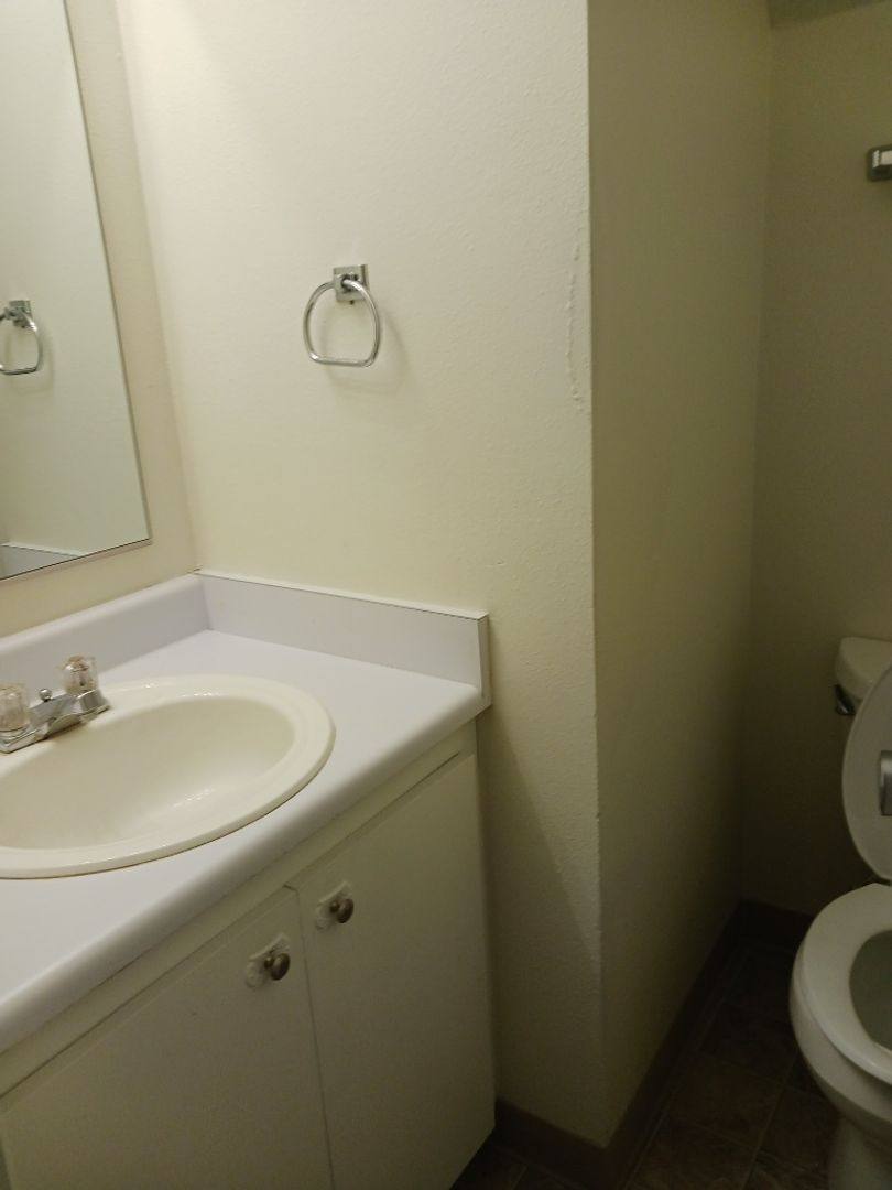 Apartment for rent at 611 W 13th St, Medford, OR 97501