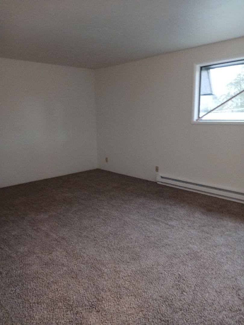 Apartment for rent at 611 W 13th St, Medford, OR 97501
