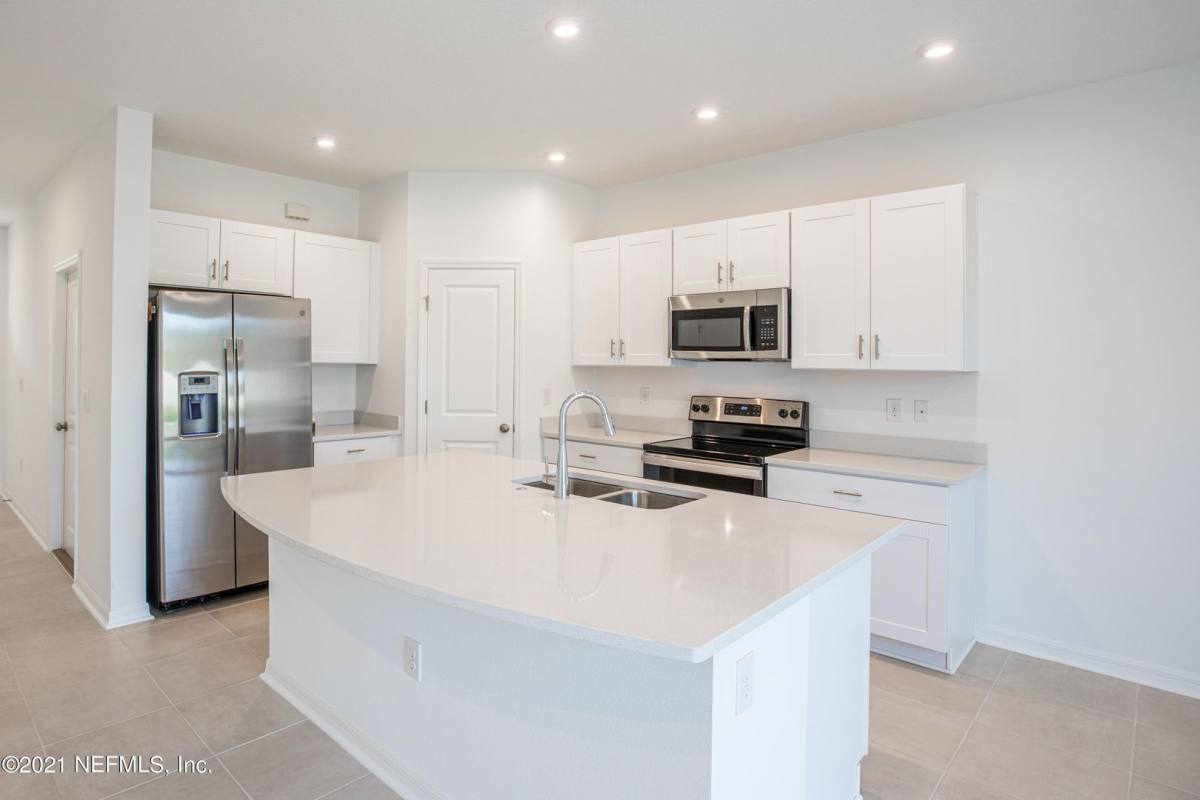 Townhouse for rent at 13112 Annies Walk Dr, Jacksonville, FL 32218