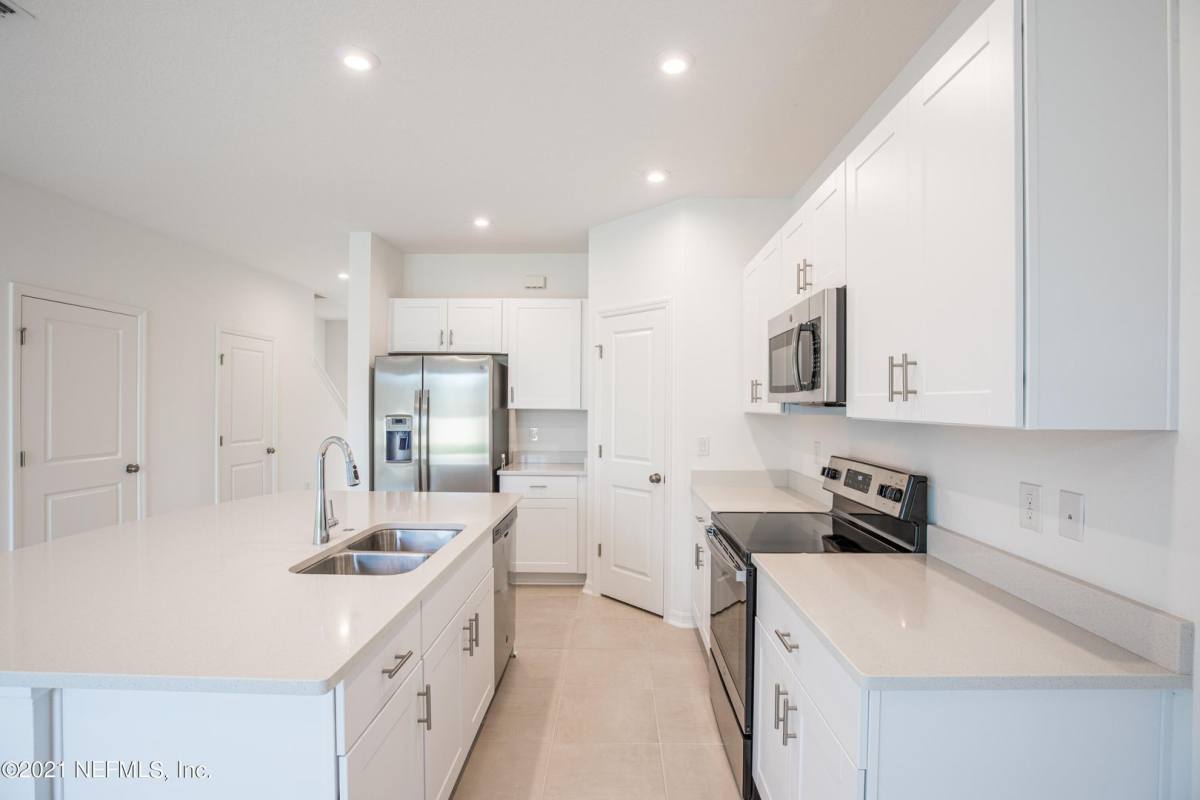 Townhouse for rent at 13112 Annies Walk Dr, Jacksonville, FL 32218
