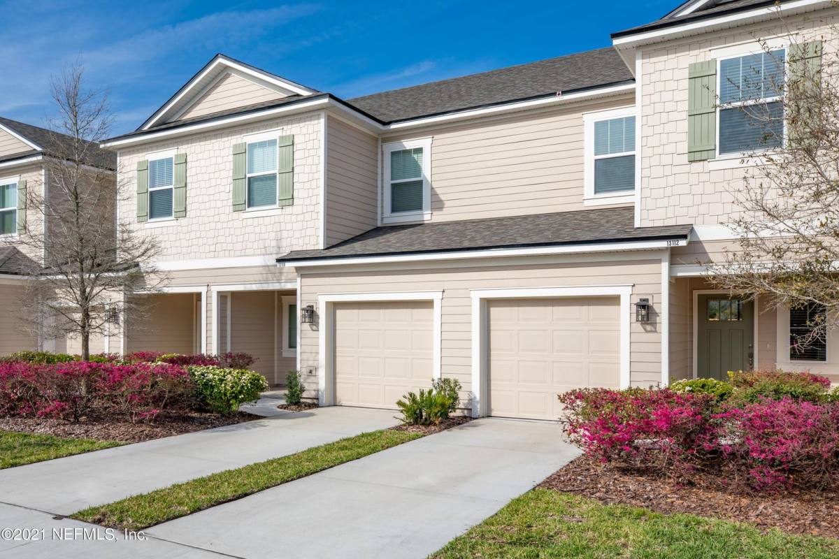 Townhouse for rent at 13112 Annies Walk Dr, Jacksonville, FL 32218