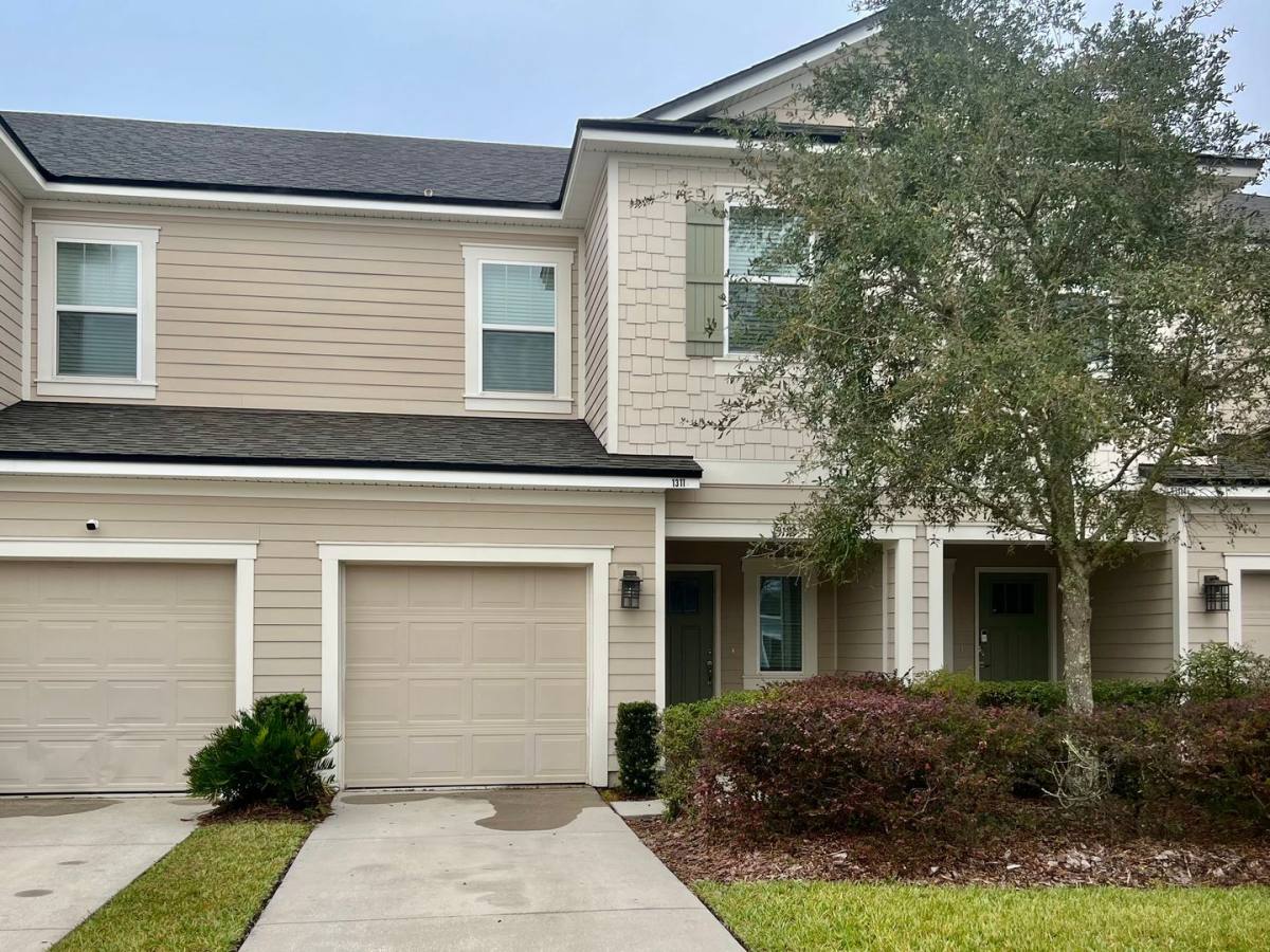 Townhouse for rent at 13112 Annies Walk Dr, Jacksonville, FL 32218