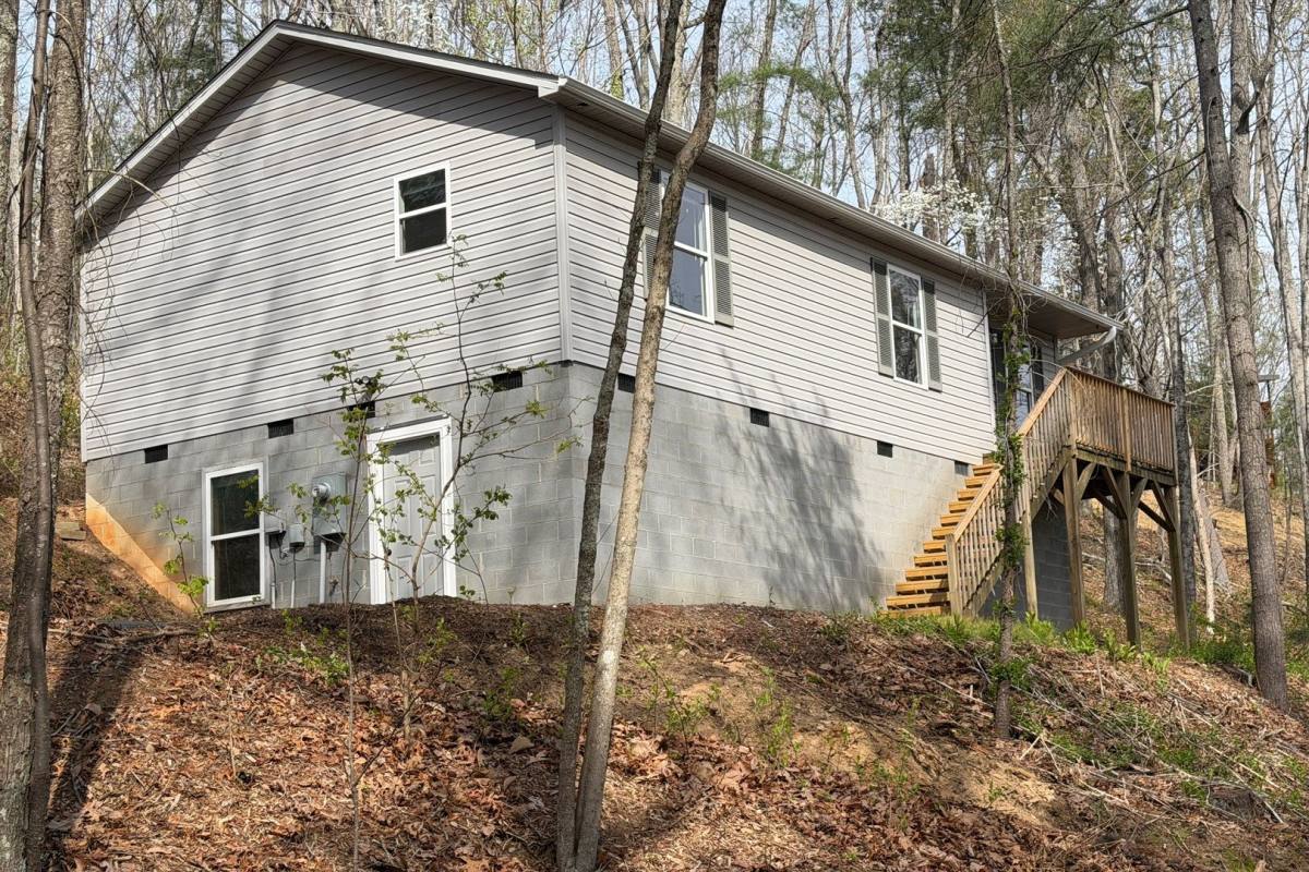 House for rent at 64 Avondale Heights Rd, Asheville, NC 28803