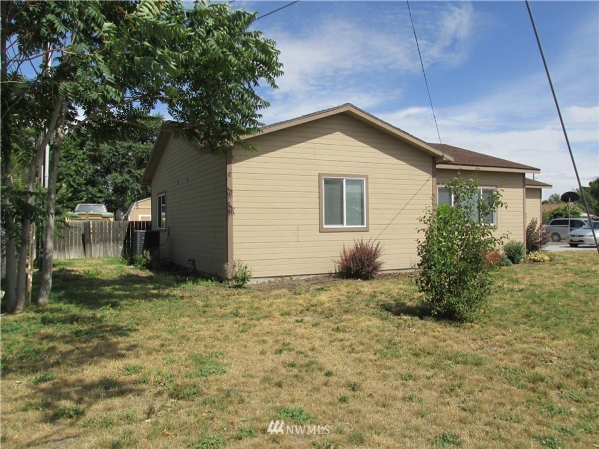 House for rent at 622 S Lake St, Moses Lake, WA 98837