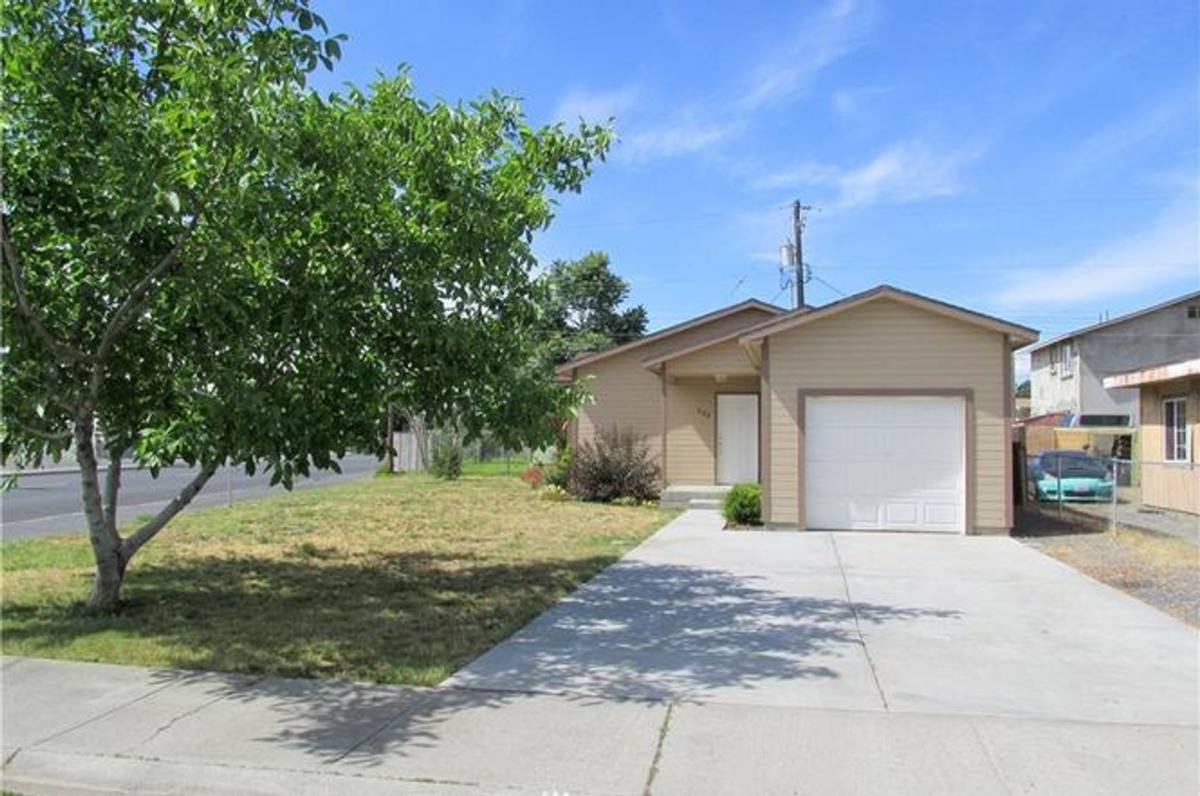 House for rent at 622 S Lake St, Moses Lake, WA 98837