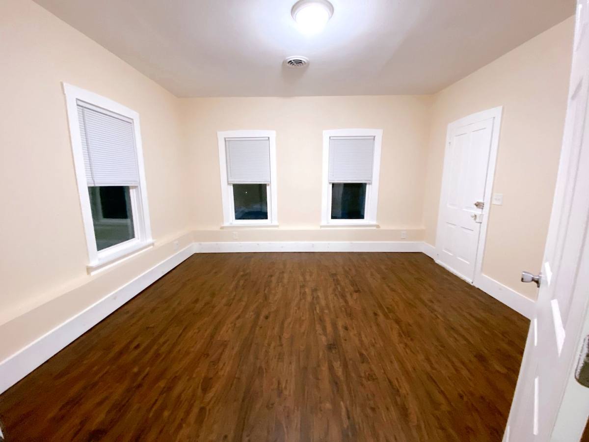 Apartment for rent at 730 Brown St, Davenport, IA 52802
