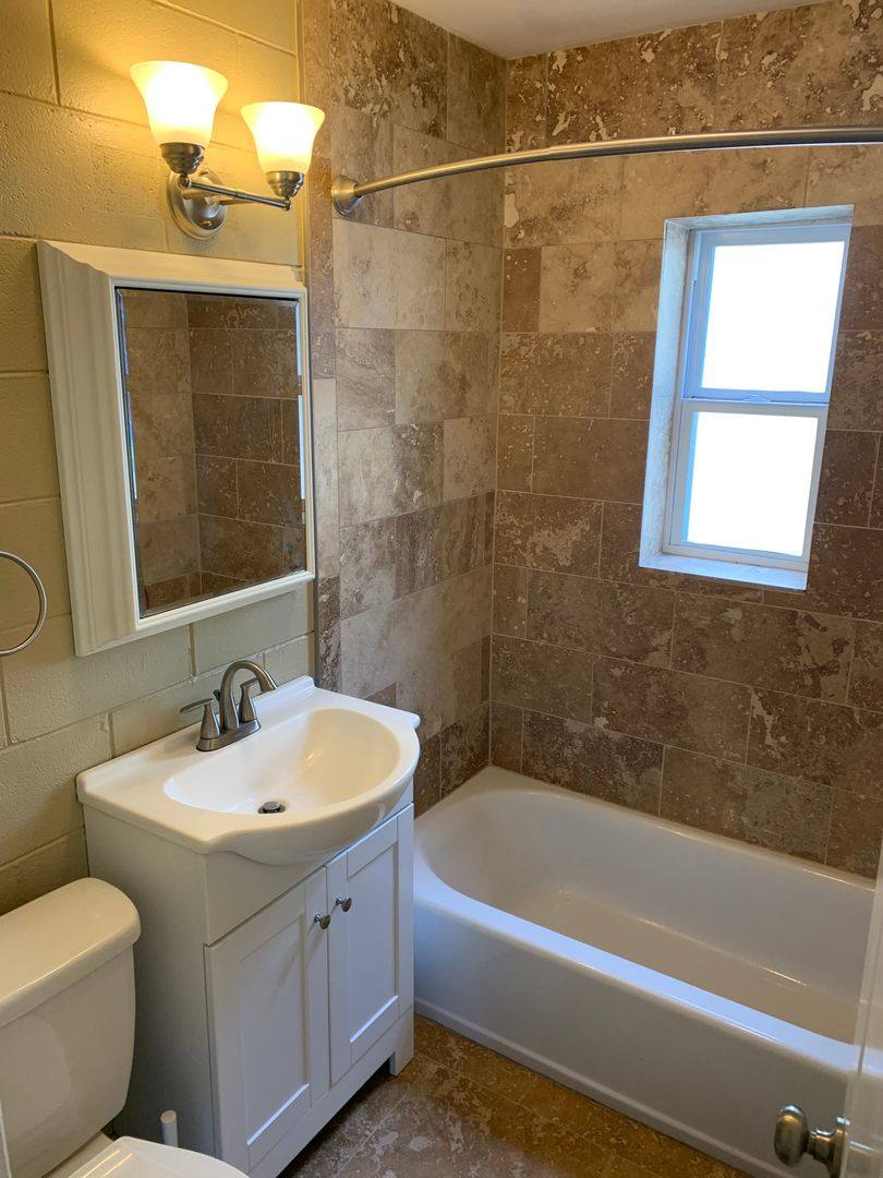 Apartment for rent at 1355 Oakland Ave, Columbus, OH 43212