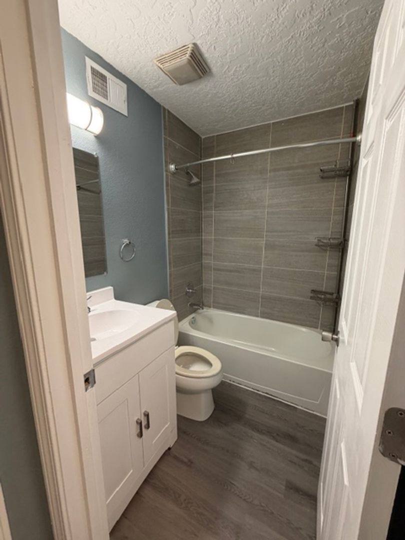 Apartment for rent at 2739 W 72nd St, Davenport, IA 52806