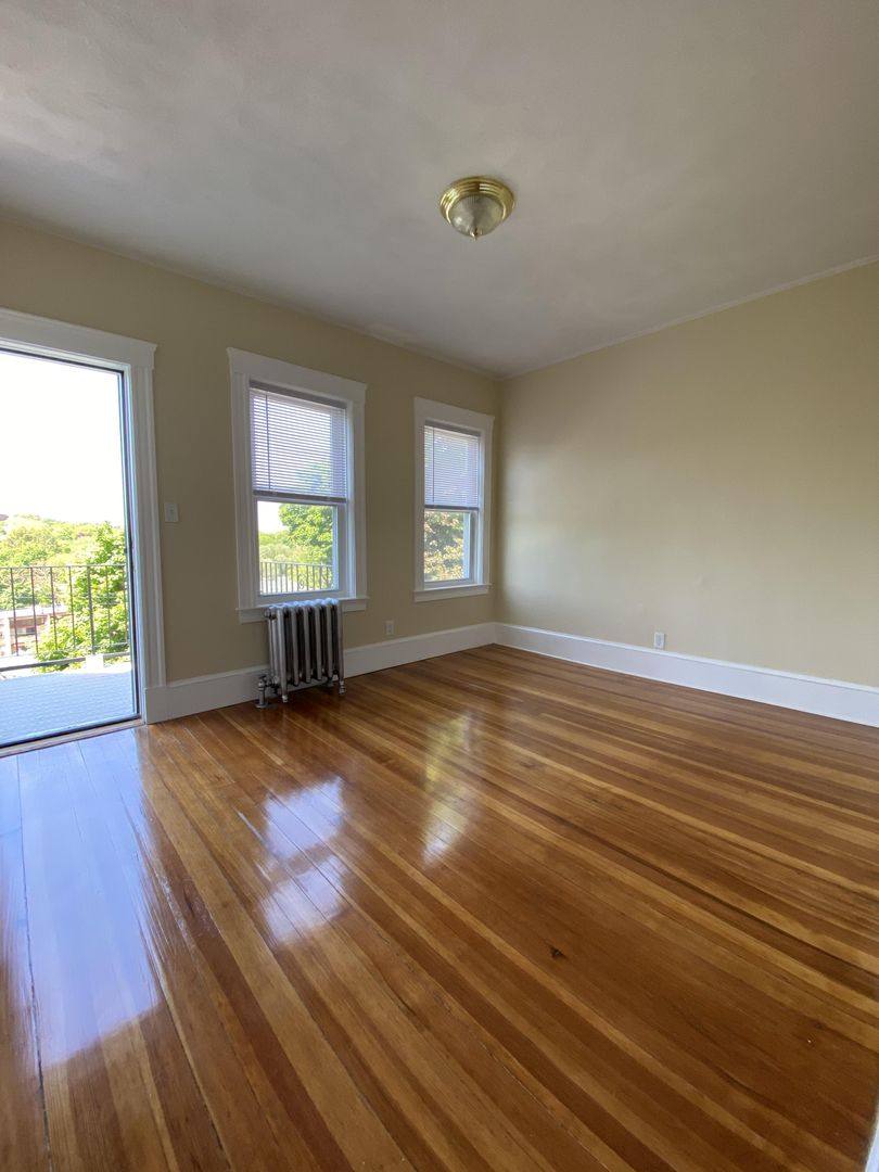 House for rent at 309 Tappan St #3, Brookline, MA 02445