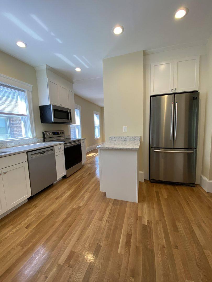 House for rent at 309 Tappan St #3, Brookline, MA 02445