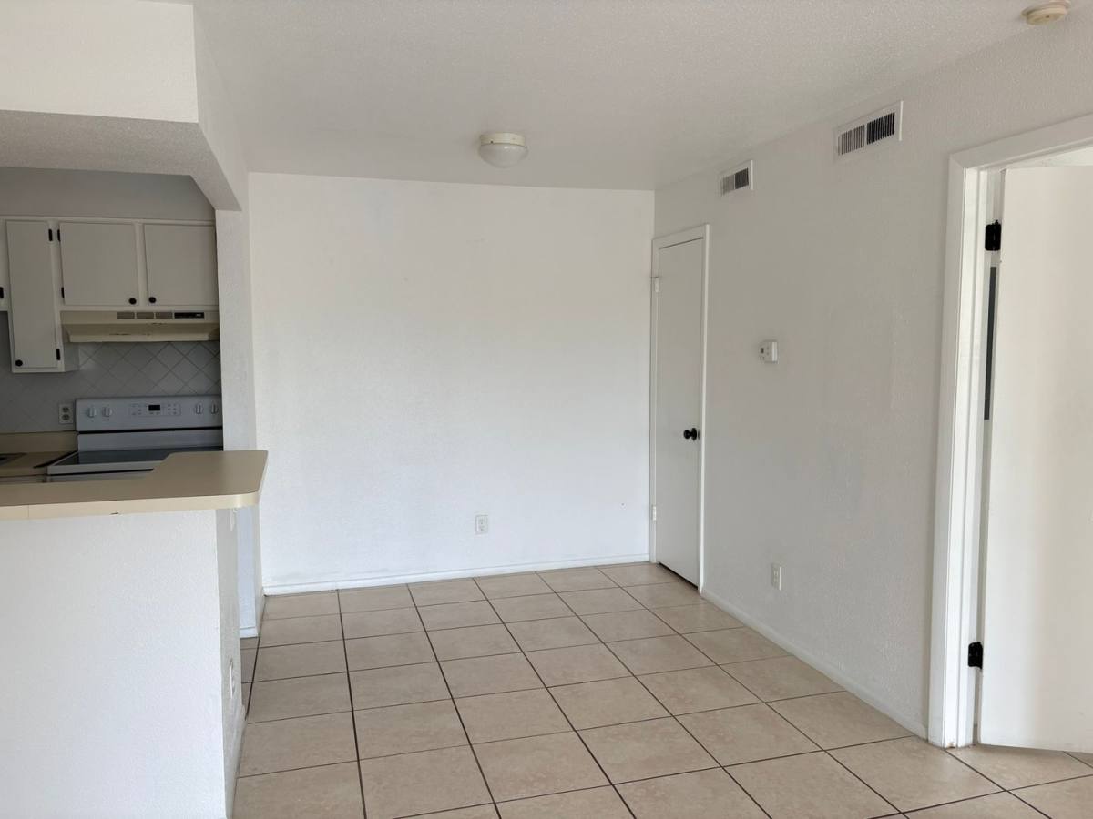Condo for rent at 2855 Winkler Ave, Fort Myers, FL 33916