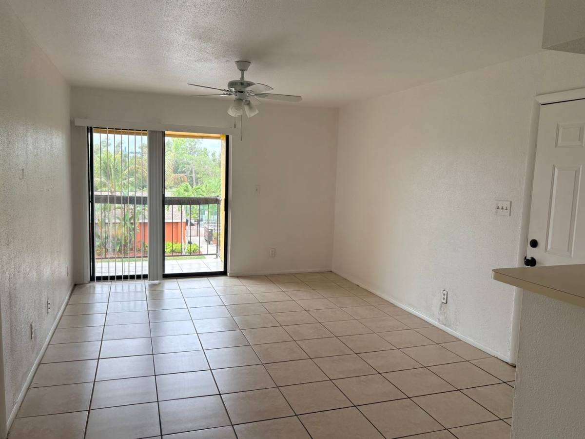 Condo for rent at 2855 Winkler Ave, Fort Myers, FL 33916