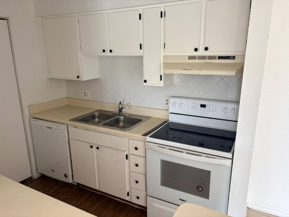 Condo for rent at 2855 Winkler Ave, Fort Myers, FL 33916