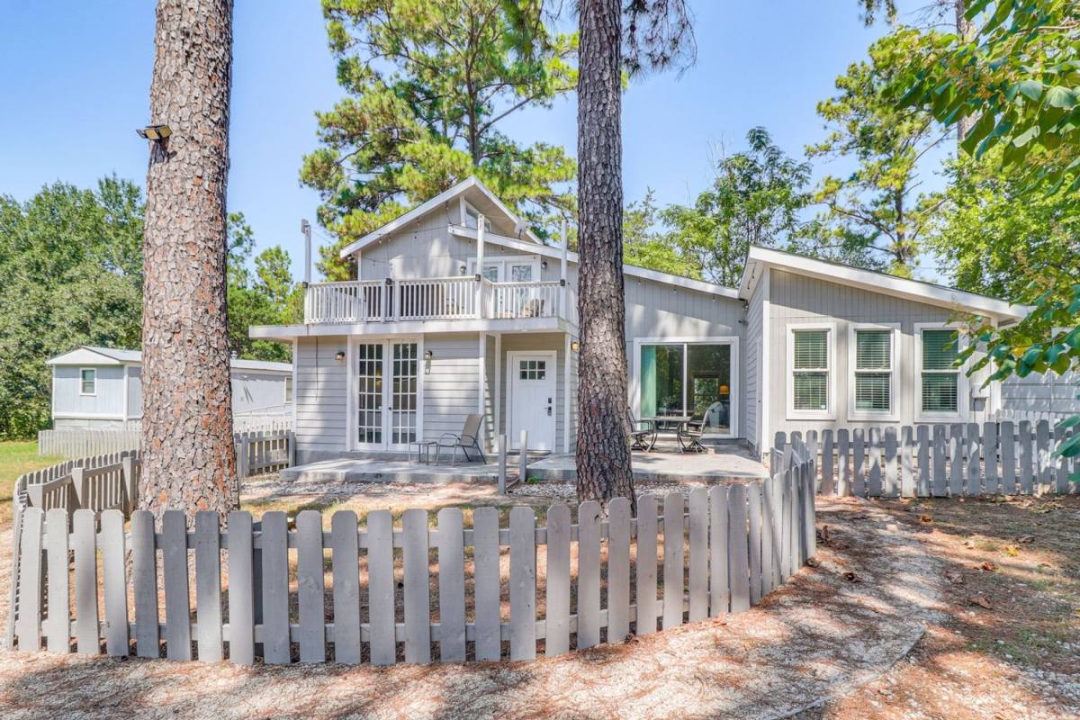 House for rent at 372 Plum St, Bastrop, TX 78602