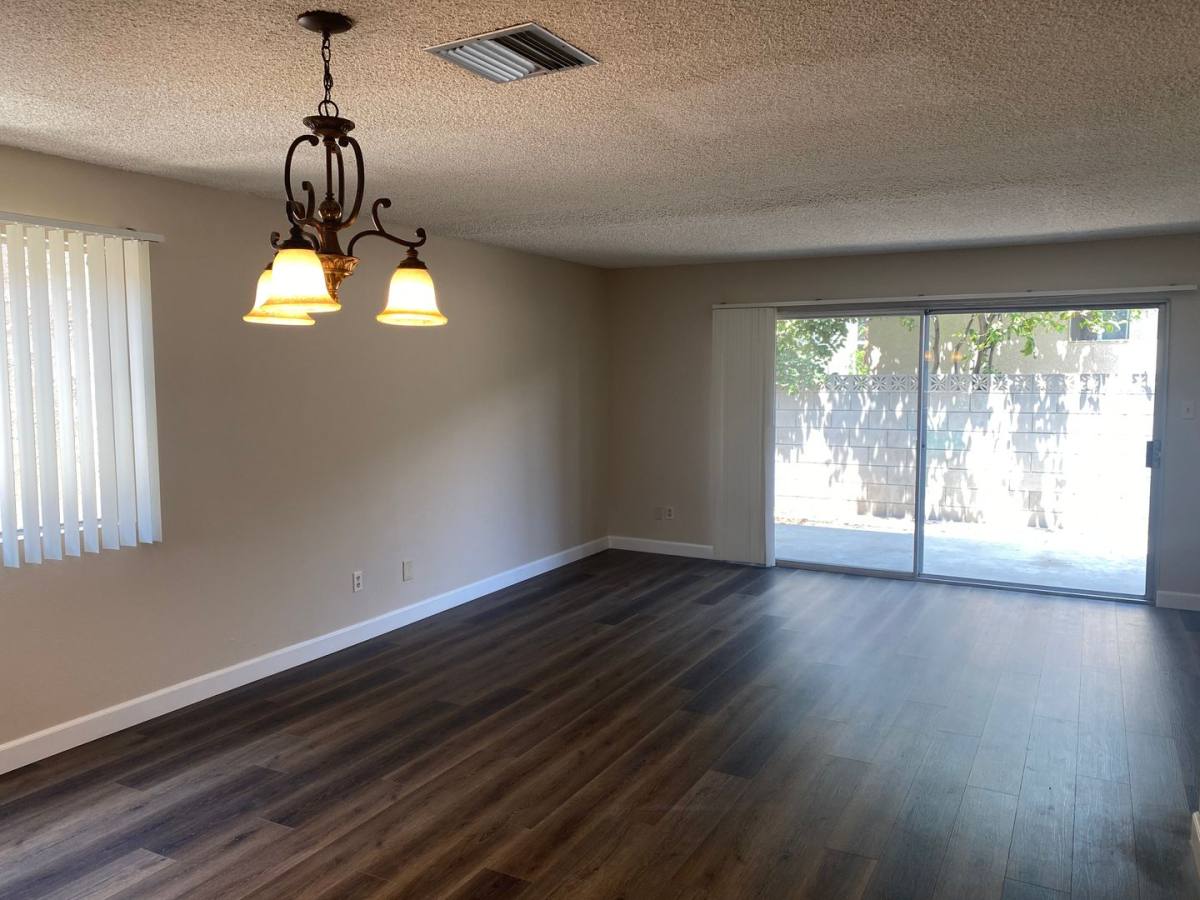 Townhouse for rent at 723 E Orange Grove Ave, Burbank, CA 91501