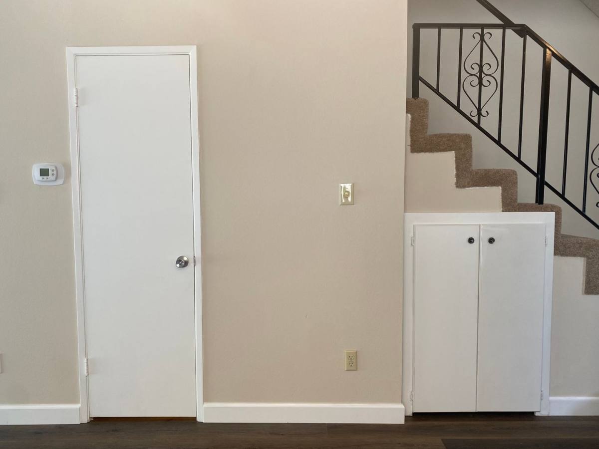 Townhouse for rent at 723 E Orange Grove Ave, Burbank, CA 91501