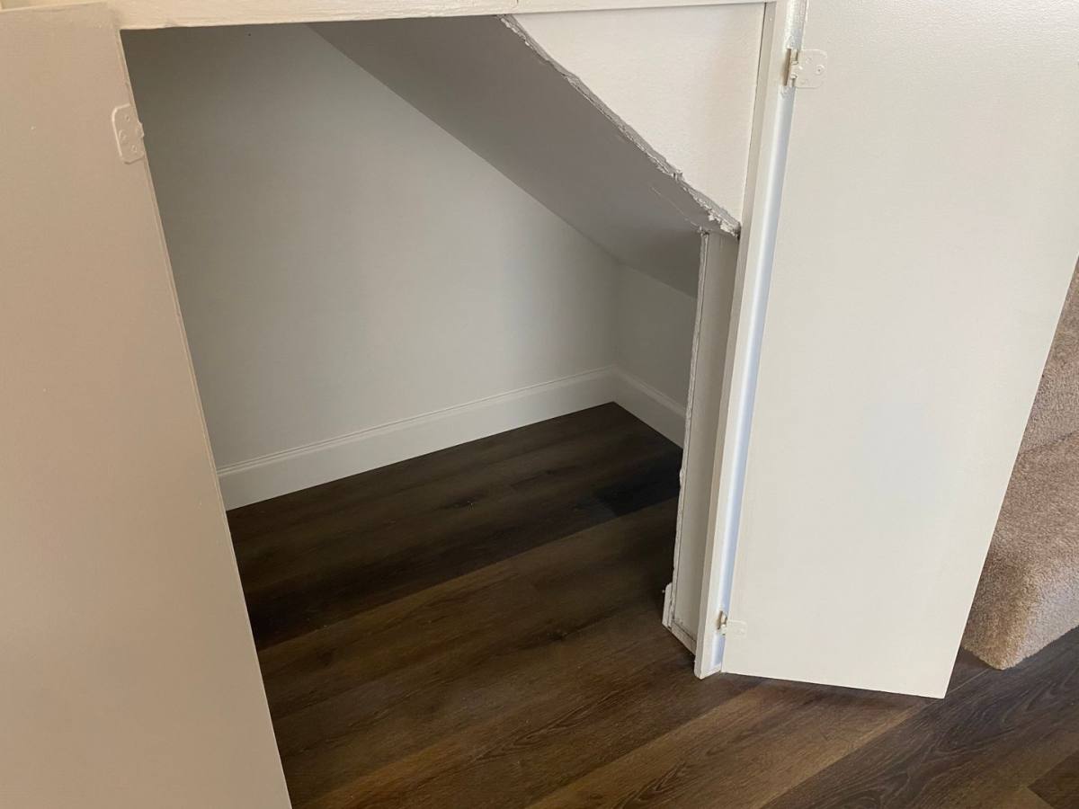 Townhouse for rent at 723 E Orange Grove Ave, Burbank, CA 91501