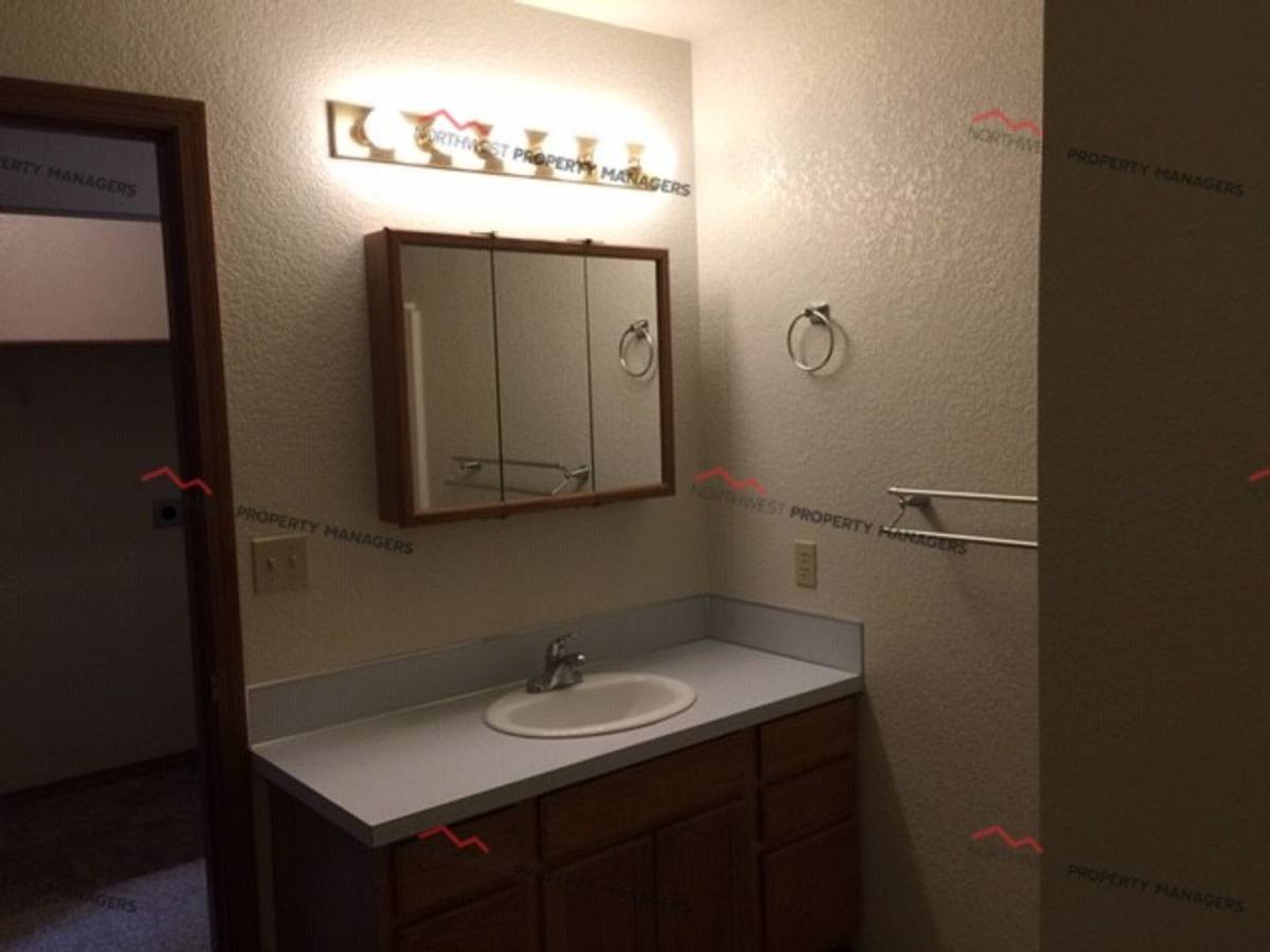 Apartment for rent at 1268 State Route 505, Toledo, WA 98591