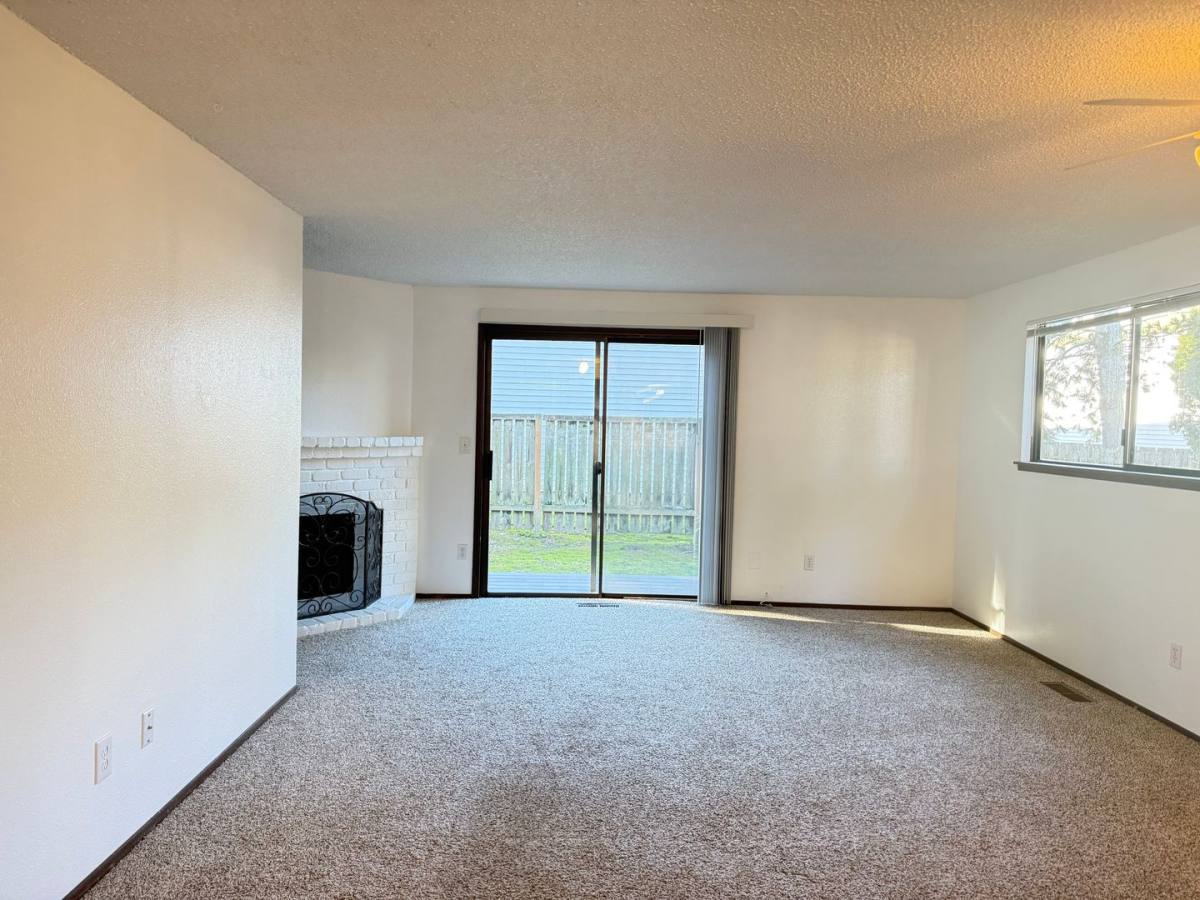 Townhouse for rent at 12334 SW Sussex St, Beaverton, OR 97008
