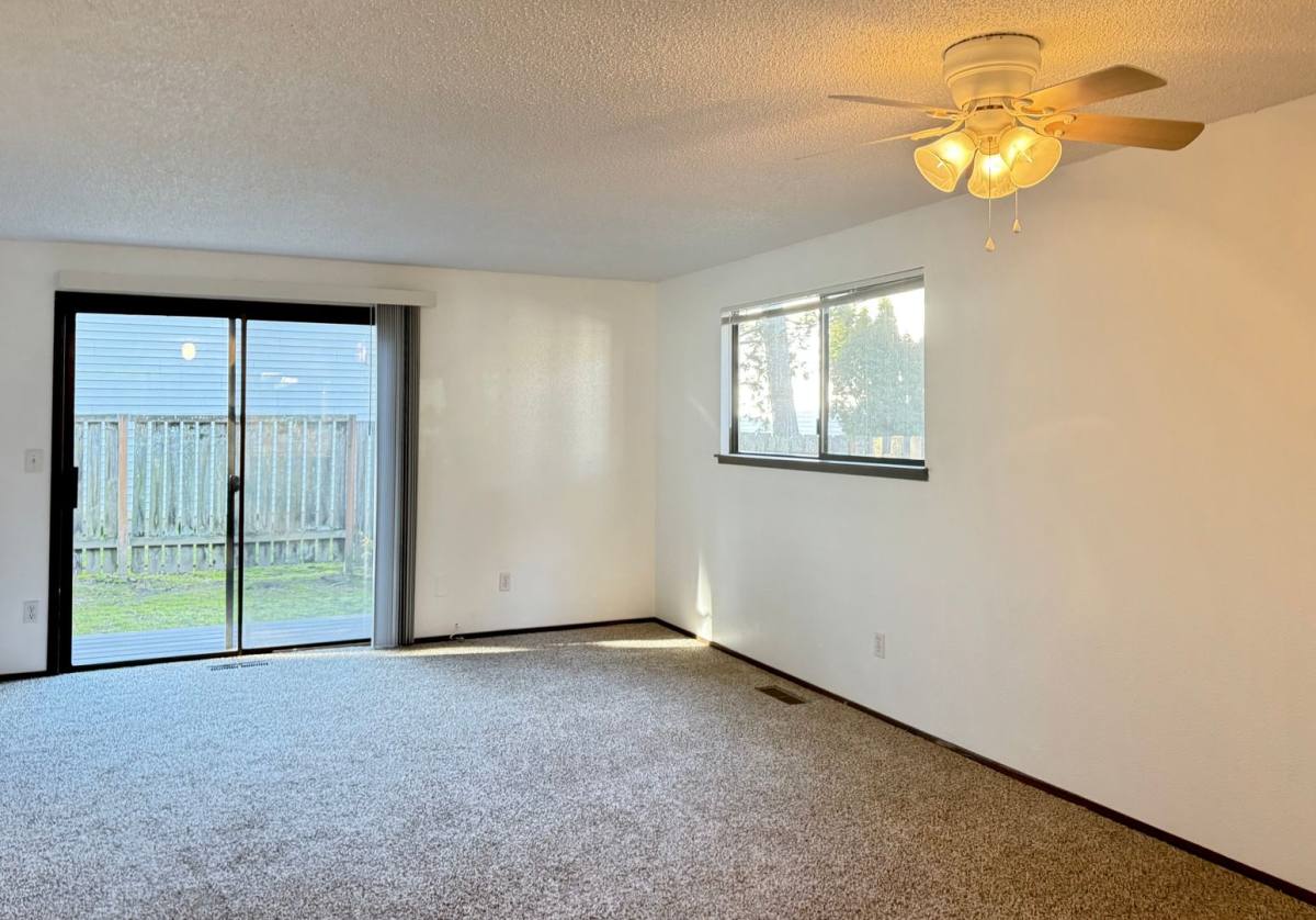 Townhouse for rent at 12334 SW Sussex St, Beaverton, OR 97008