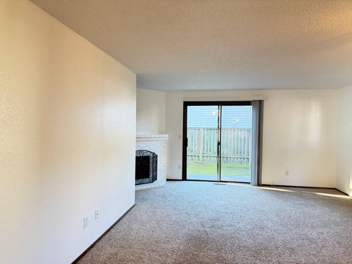 Townhouse for rent at 12334 SW Sussex St, Beaverton, OR 97008