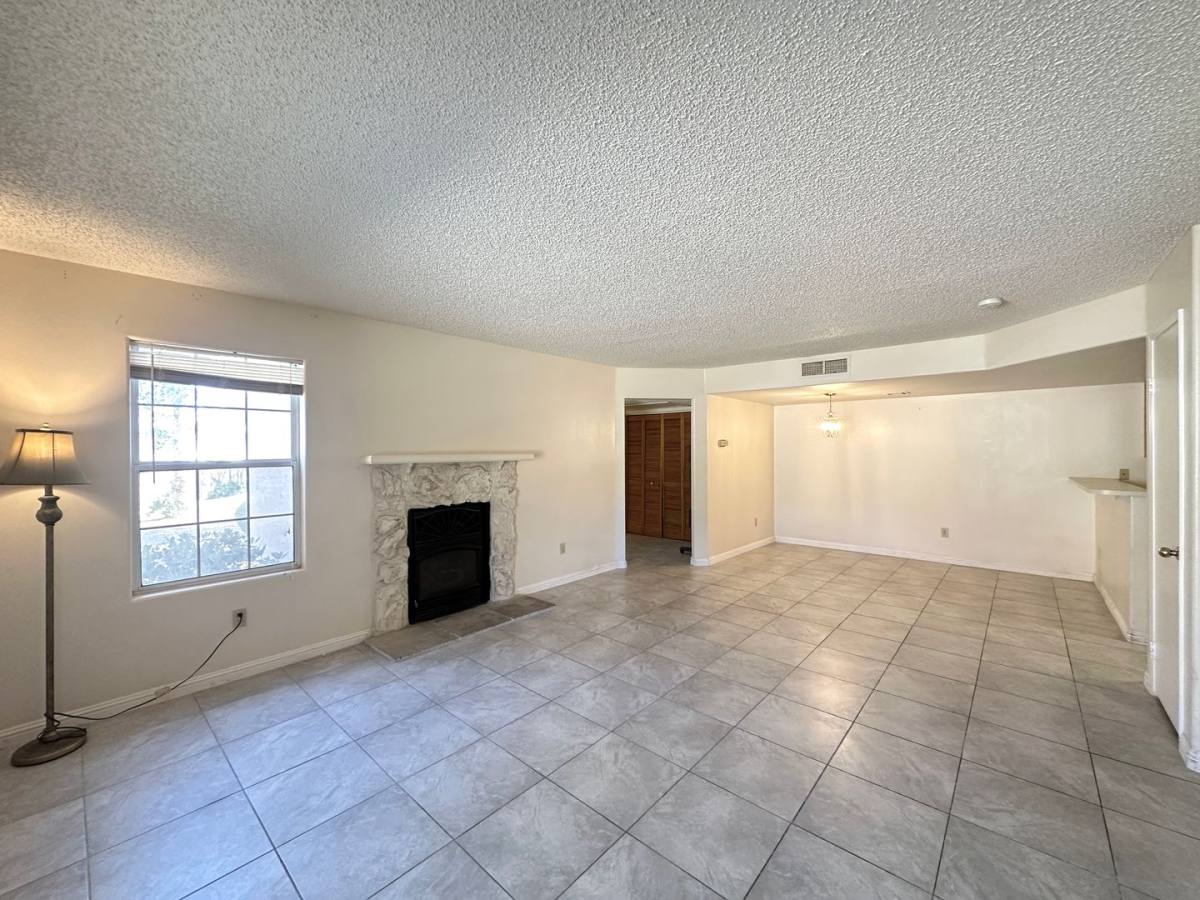 Apartment for rent at 9070 Spring Mountain Rd, Las Vegas, NV 89117