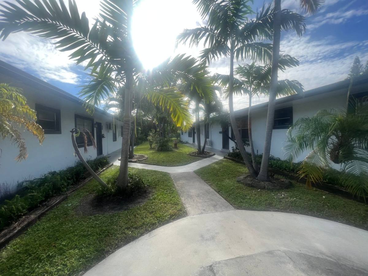 Apartment for rent at 102-108 NW 1st St, Hallandale, FL 33009