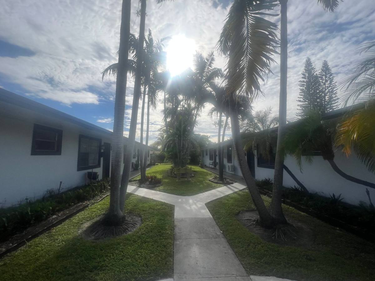 Apartment for rent at 102-108 NW 1st St, Hallandale, FL 33009