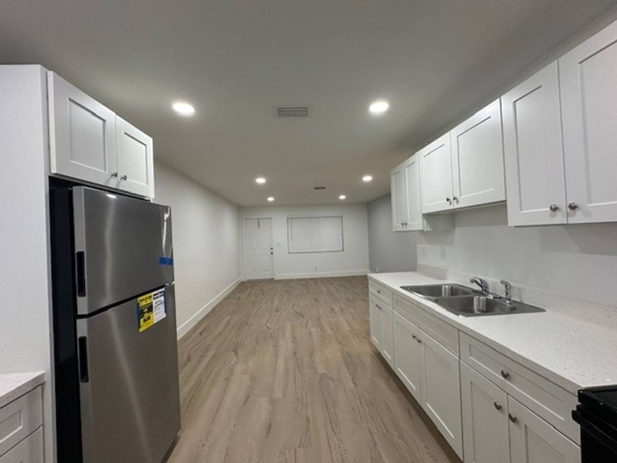 Apartment for rent at 102-108 NW 1st St, Hallandale, FL 33009