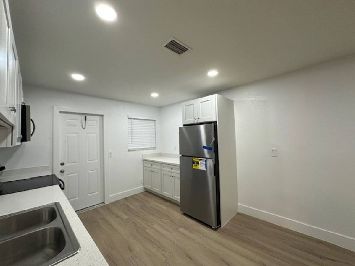 Apartment for rent at 102-108 NW 1st St, Hallandale, FL 33009