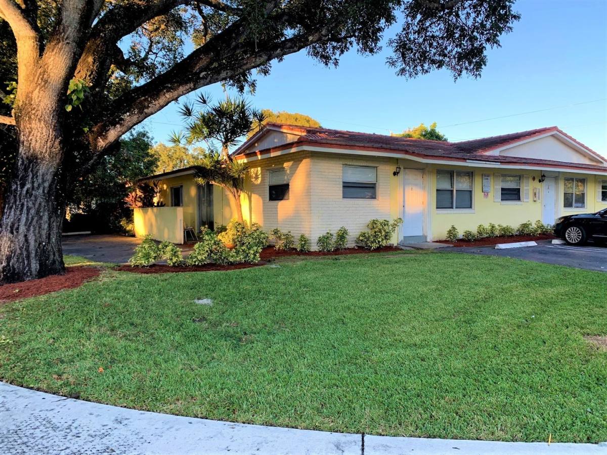 Apartment for rent at 7827 NW 39th Court, Coral Springs, FL 33065