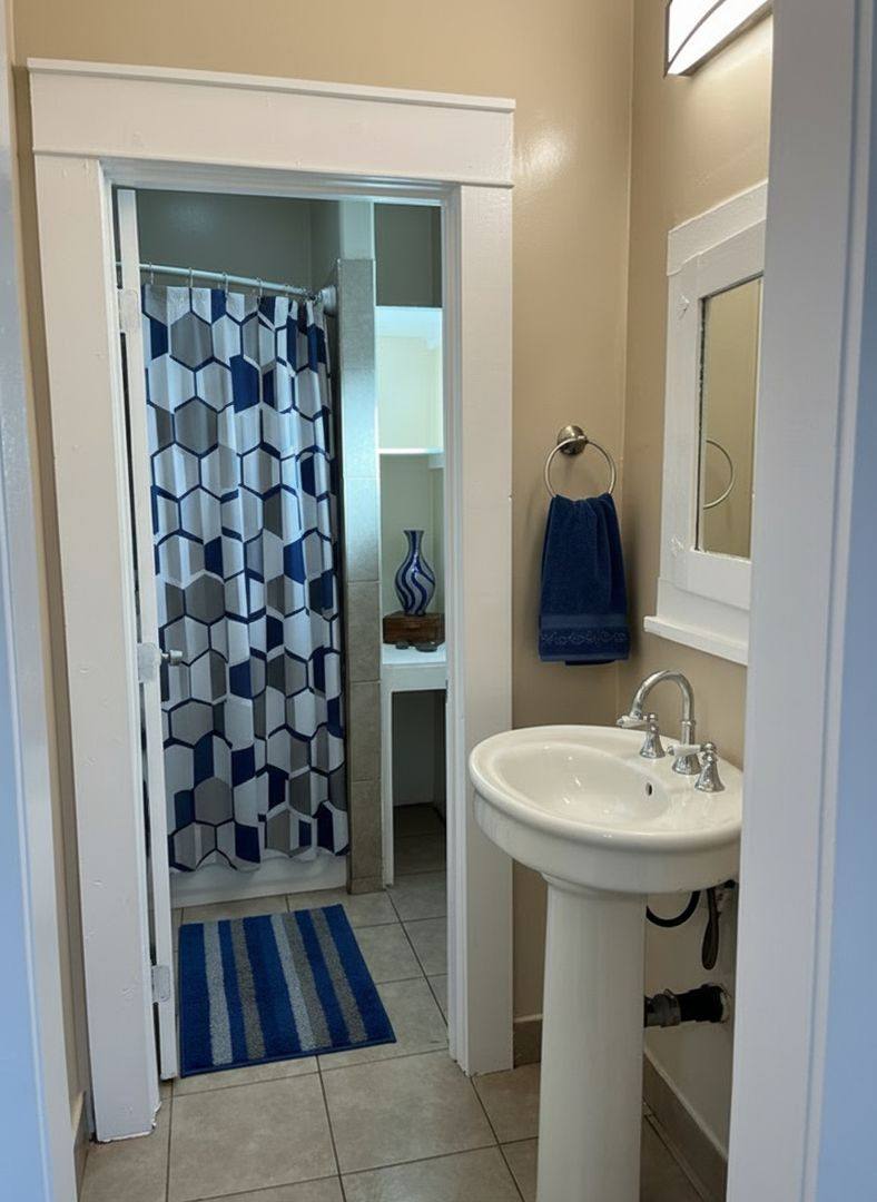 Apartment for rent at 1846 Olive Ave, Long Beach, CA 90806