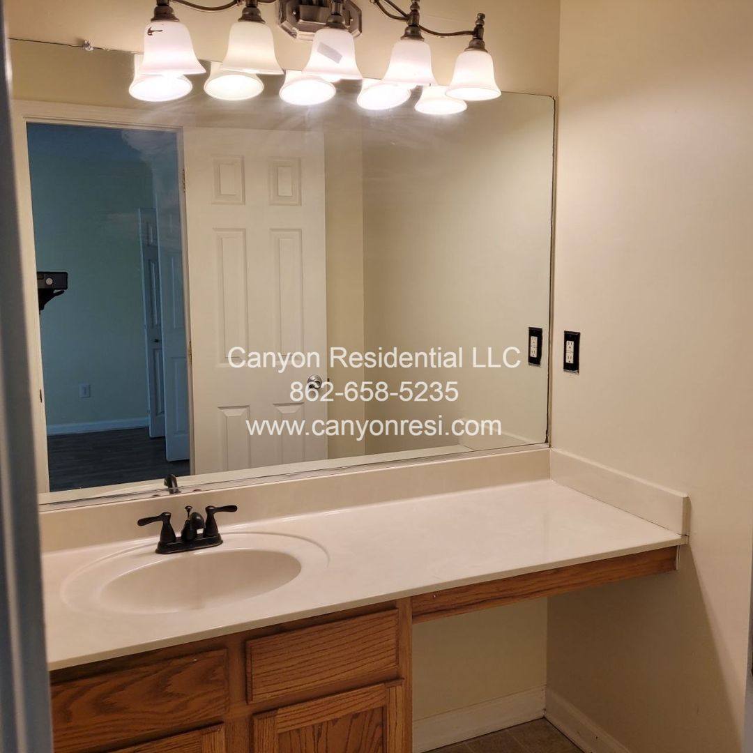 House for rent at 461 Bedford Knoll Dr, Winston Salem, NC 27107