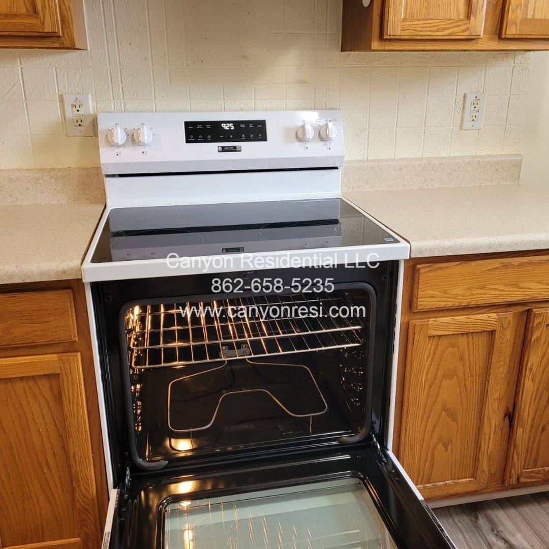 House for rent at 461 Bedford Knoll Dr, Winston Salem, NC 27107