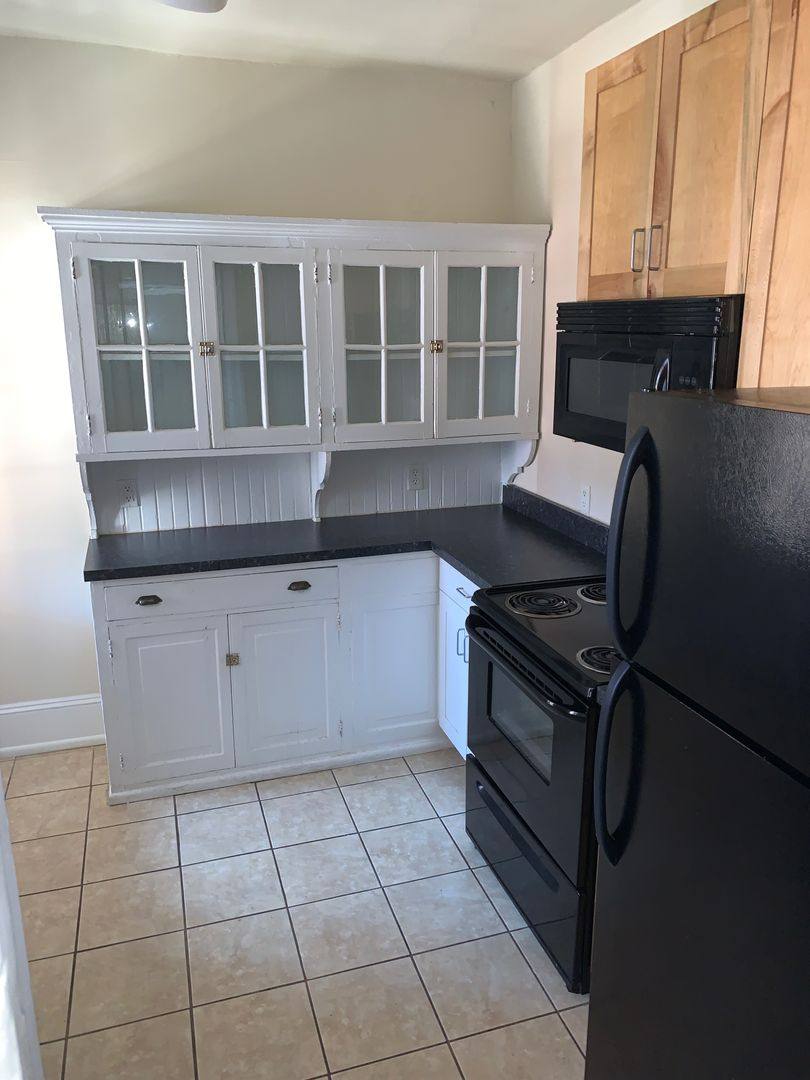Apartment for rent at 208 N Lombardy St, Richmond, VA 23220