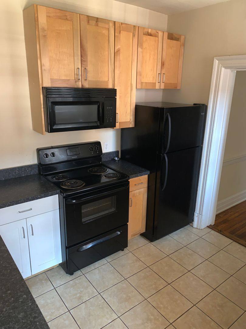 Apartment for rent at 208 N Lombardy St, Richmond, VA 23220
