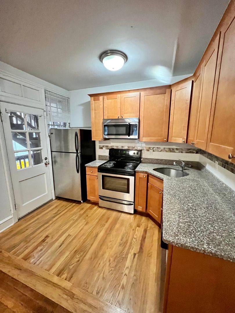 Apartment for rent at 1106 W Franklin St, Richmond, VA 23220