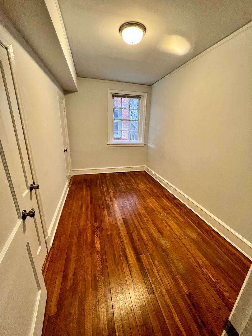 Apartment for rent at 1106 W Franklin St, Richmond, VA 23220