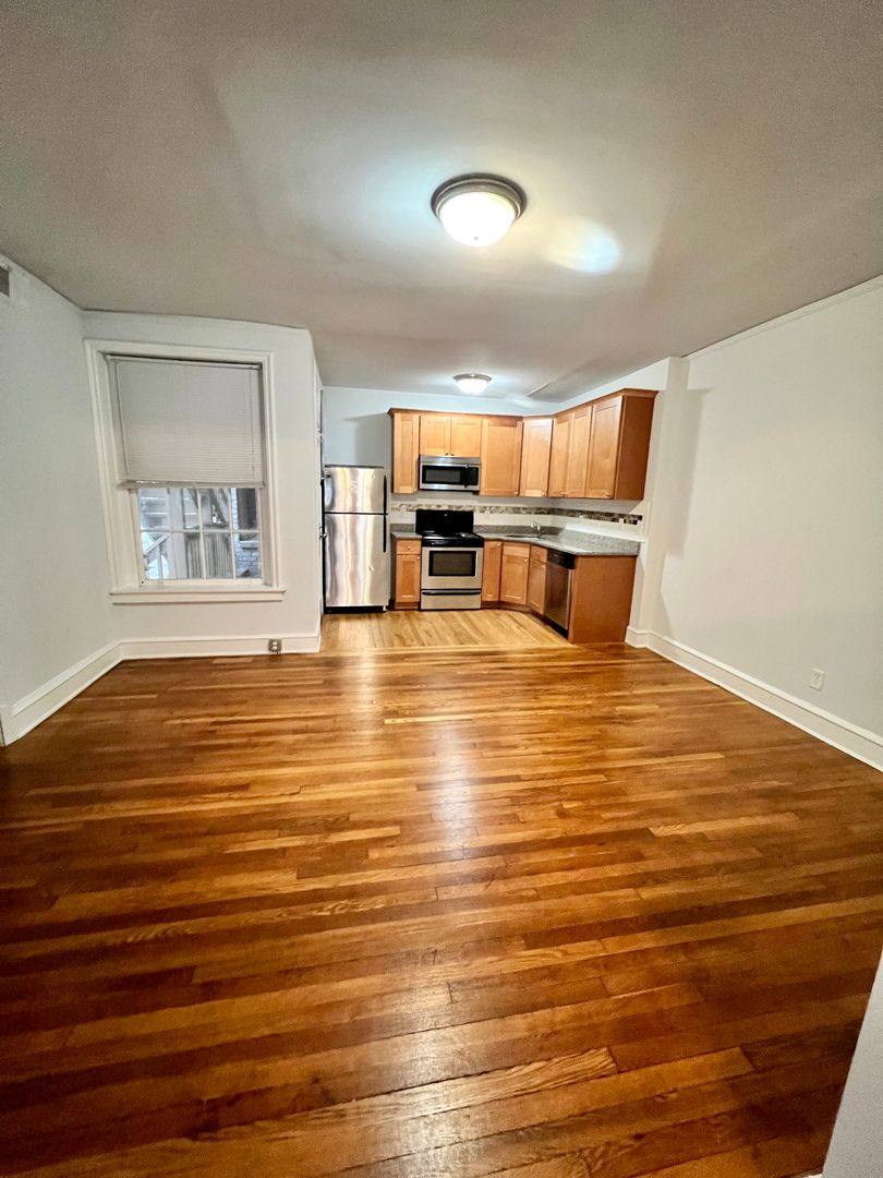 Apartment for rent at 1106 W Franklin St, Richmond, VA 23220