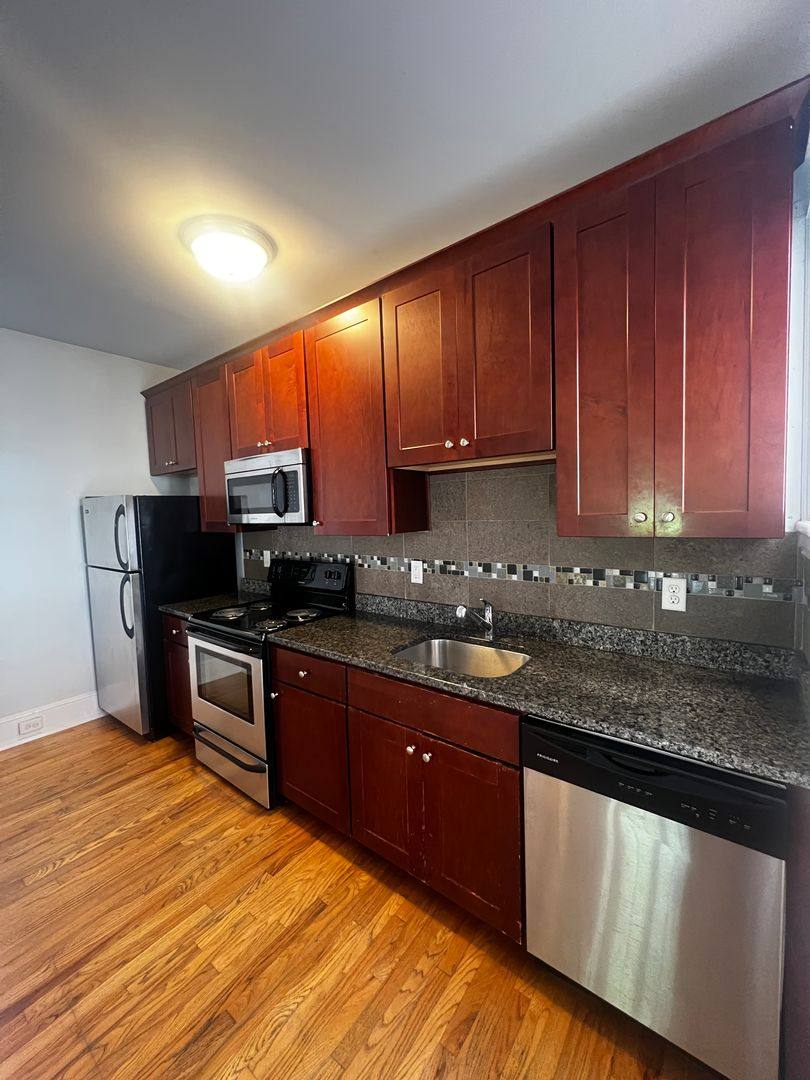 Apartment for rent at 1125 W Grace St, Richmond, VA 23220