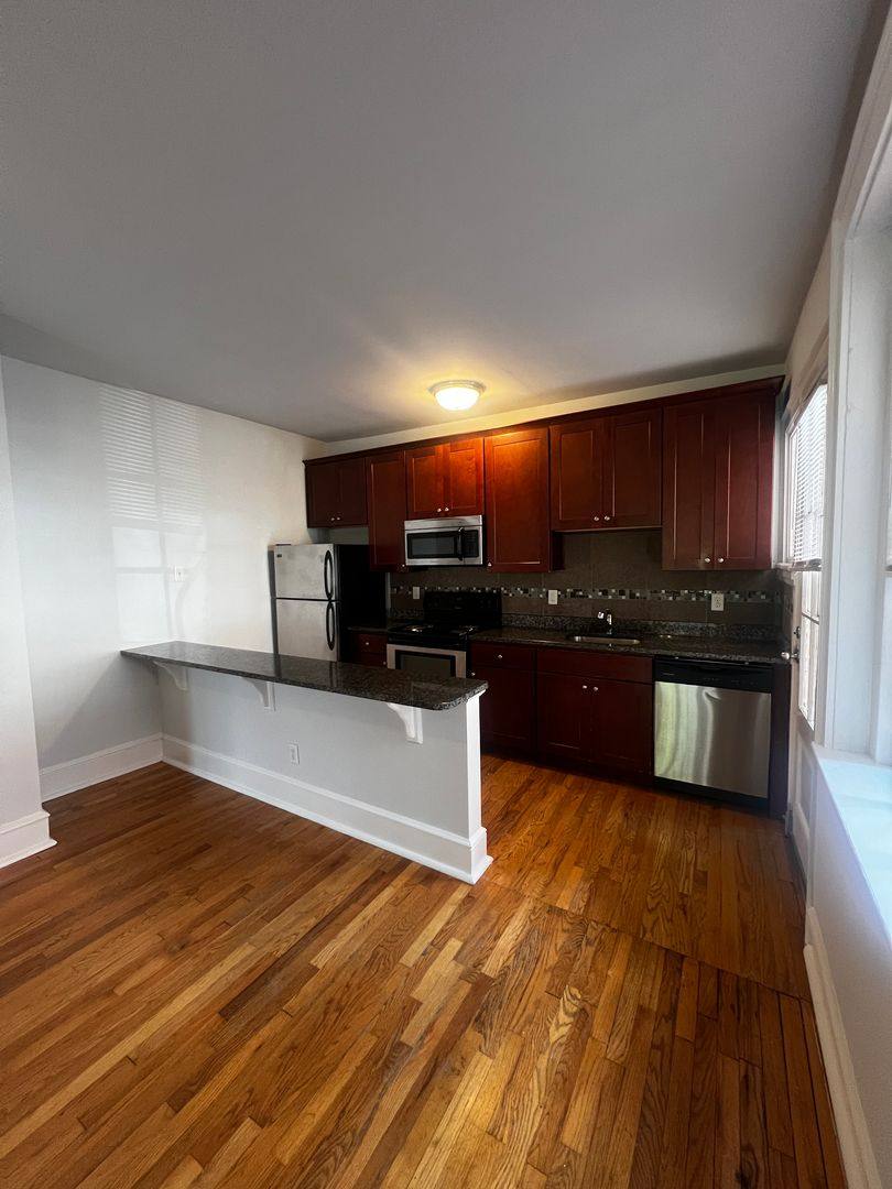 Apartment for rent at 1125 W Grace St, Richmond, VA 23220