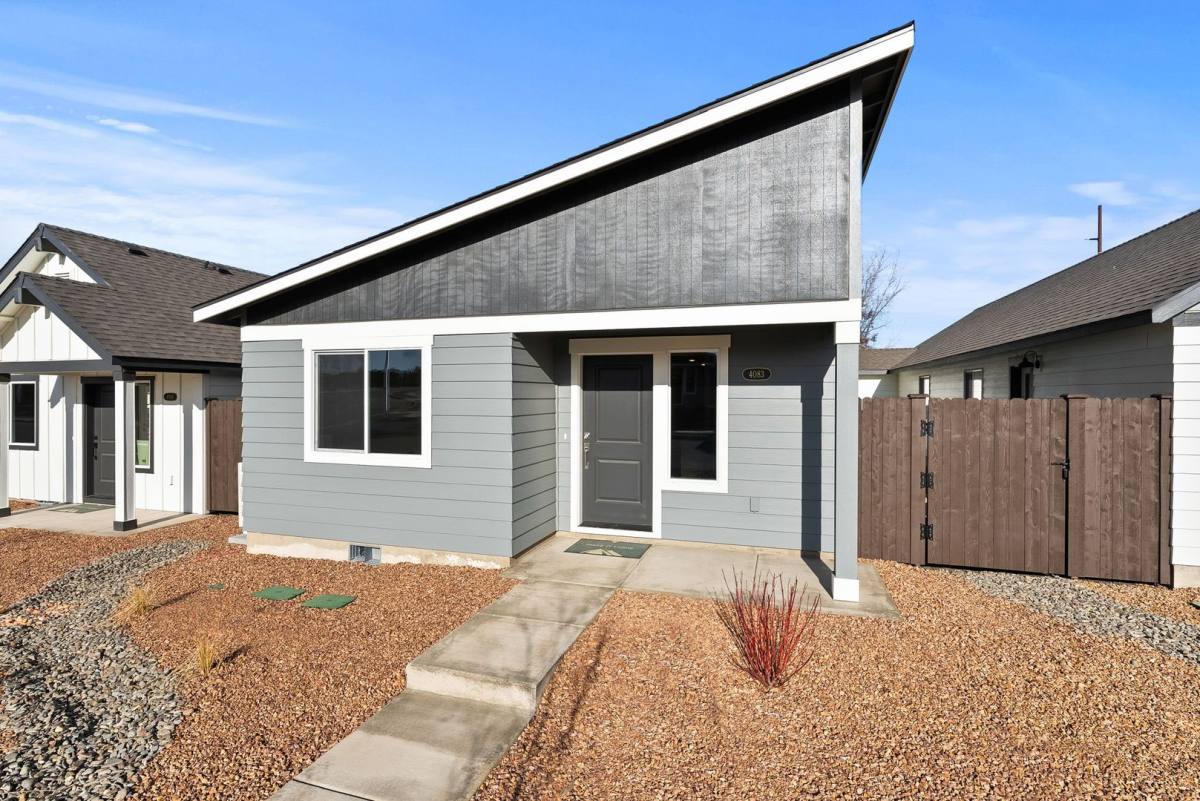 House for rent at 4083 SW Obsidian Place, Redmond, OR 97756
