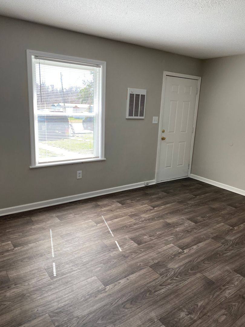 Apartment for rent at 94 Cedarcrest Dr, Clarksville, TN 37042