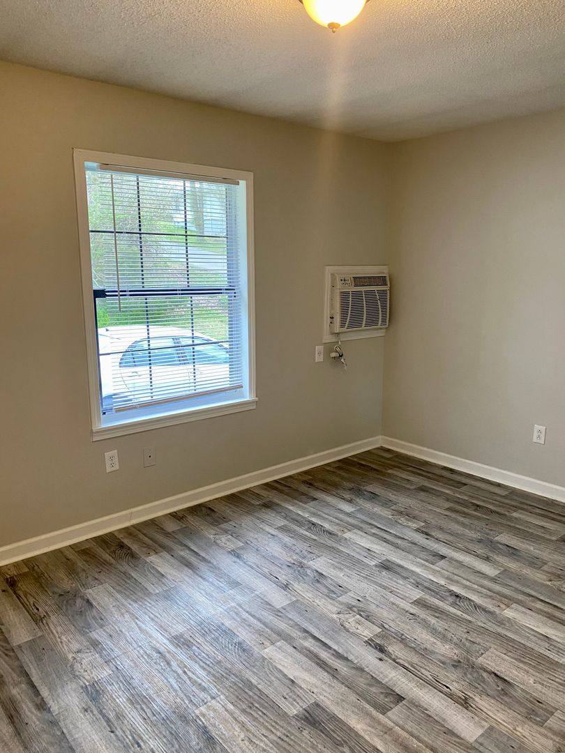 Apartment for rent at 94 Cedarcrest Dr, Clarksville, TN 37042