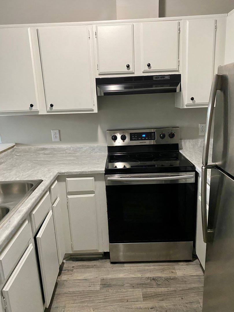 Apartment for rent at 94 Cedarcrest Dr, Clarksville, TN 37042
